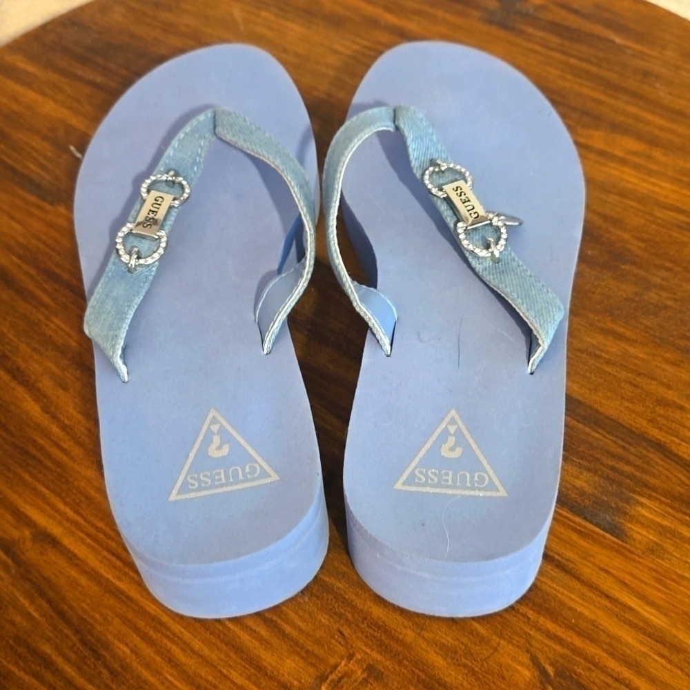 Guess |Light Blue Platform Flip Flops Silver Charm Preppy Denim Strap Sz.6